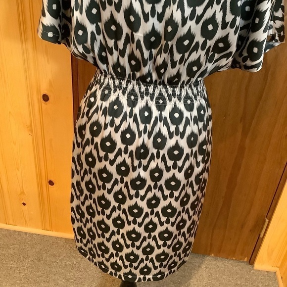 Lulu Yasmine Black and Light Grey Print Silk Dress Sz-S - Picture 6 of 9